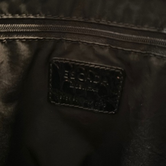 Escada Black patent handbag. - Picture 4 of 7